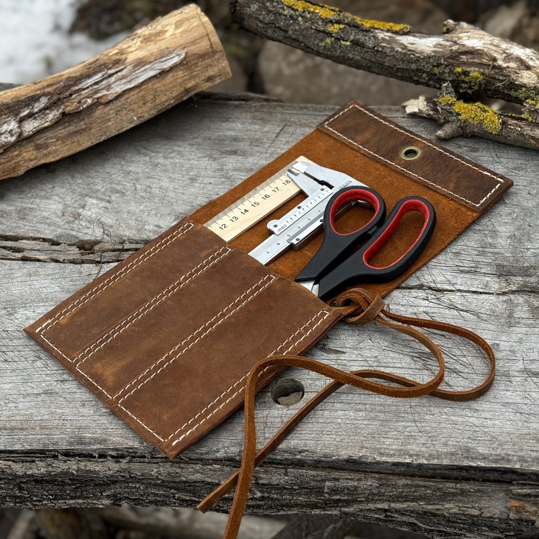 3 Pocket Leather Tool Roll for Chisels, Knives, and Small Hand Tools