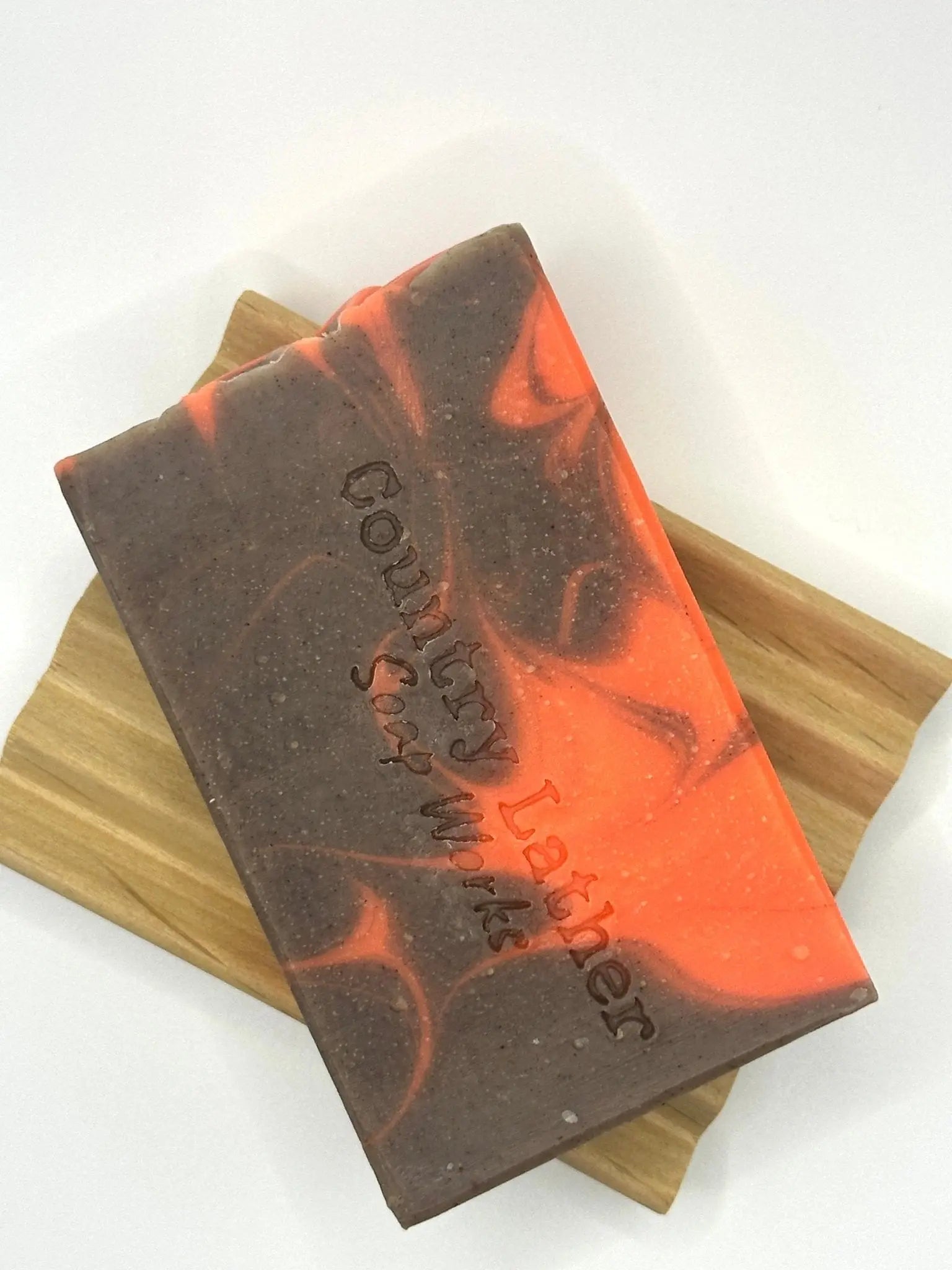 Amber and Oakmoss Soap Bar Set of 30 Bars Wholesale by Country Lather Soap Works, natural skincare detail photo 4