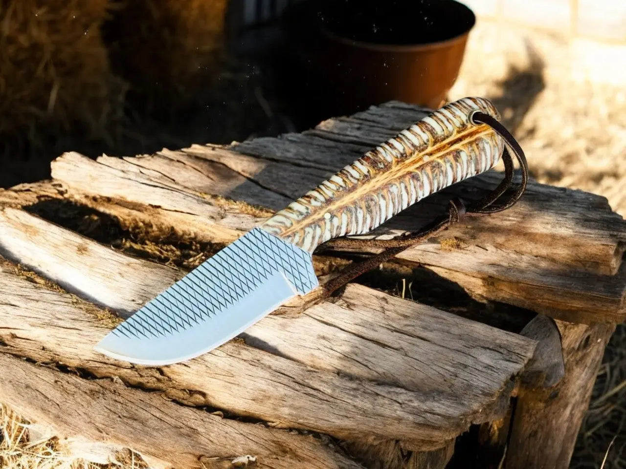 Best Ranch Cowboy Knife – 4" Rasp Steel Blade with Cross-draw Sheath by Damascus Knife Store, leather knife sheath detail photo 3