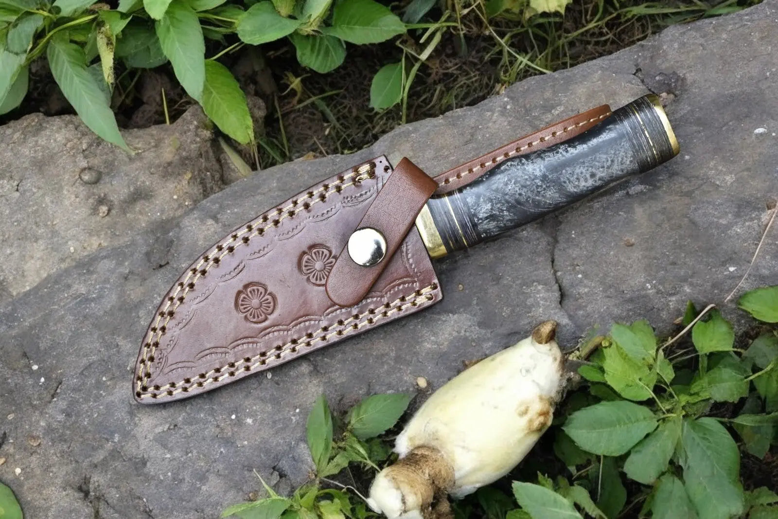 Custom Handmade Damascus Hunting Knife – 8" with Sheath by Damascus Knife Store, leather knife sheath detail photo 4