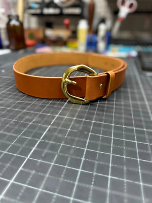 Custom Leather Belt by Kw Leatherworks, handmade leather goods detail photo 5