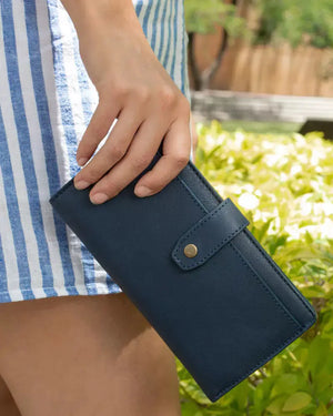 Eleanor Leather Wallet by Mission Mercantile Leather Goods, handmade leather goods detail photo 17