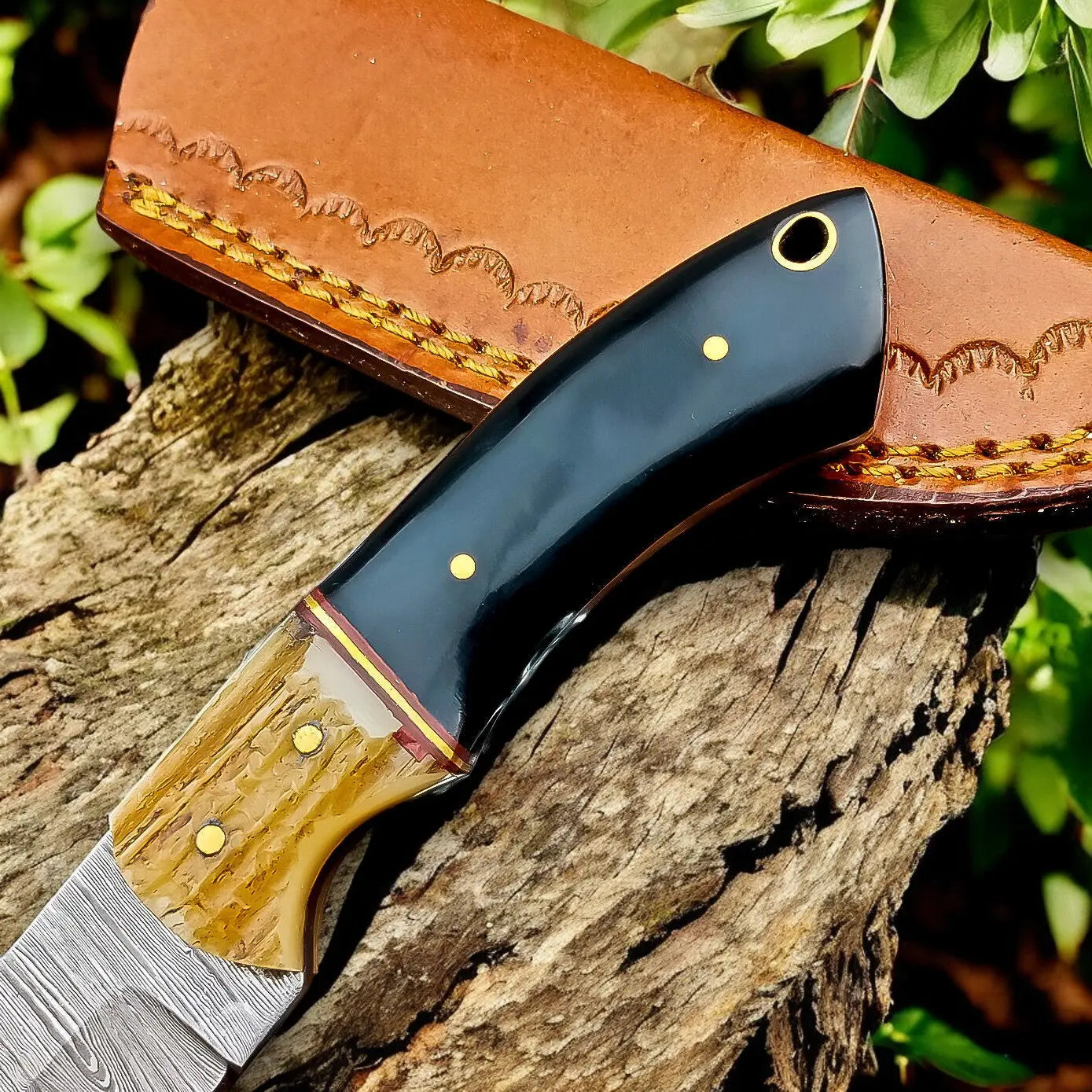 Handmade Damascus Hunting Knife – Buffalo & Antler Horn by Damascus Knife Store, Damascus knife detail photo 2