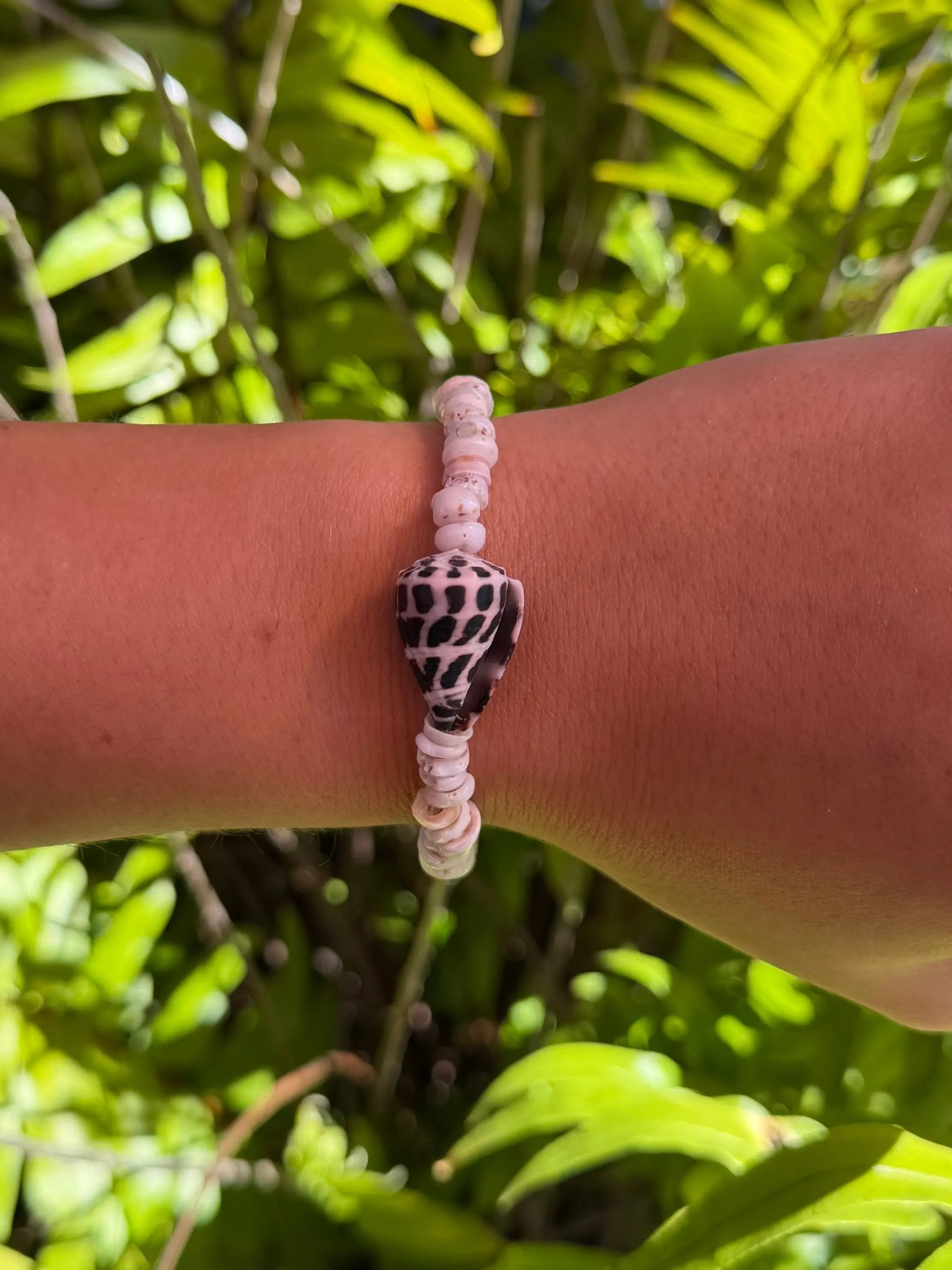 Hebrew Shell Bracelet by HALT, handmade jewelry detail photo 2