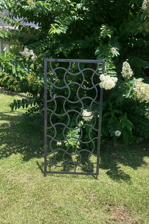 Wavy Metal Trellis/Privacy Screen