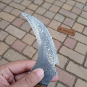 Damascus karambit knife.. detail view by JW SteelCrafts