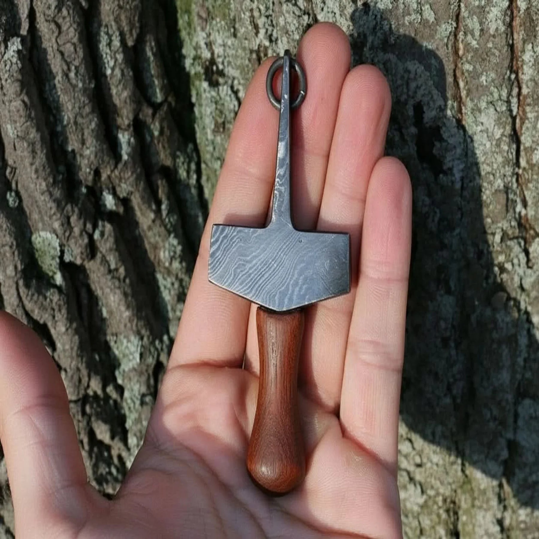 Damascus thor's hammer Pendant with Wood Grain Steel detail view by JW SteelCrafts