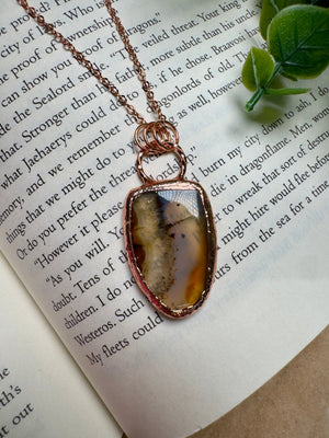 Agate Necklace detail view by Copper Ashes