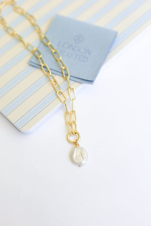 The Dylan Freshwater Pearl Paperclip Necklace detail view by London Crafted