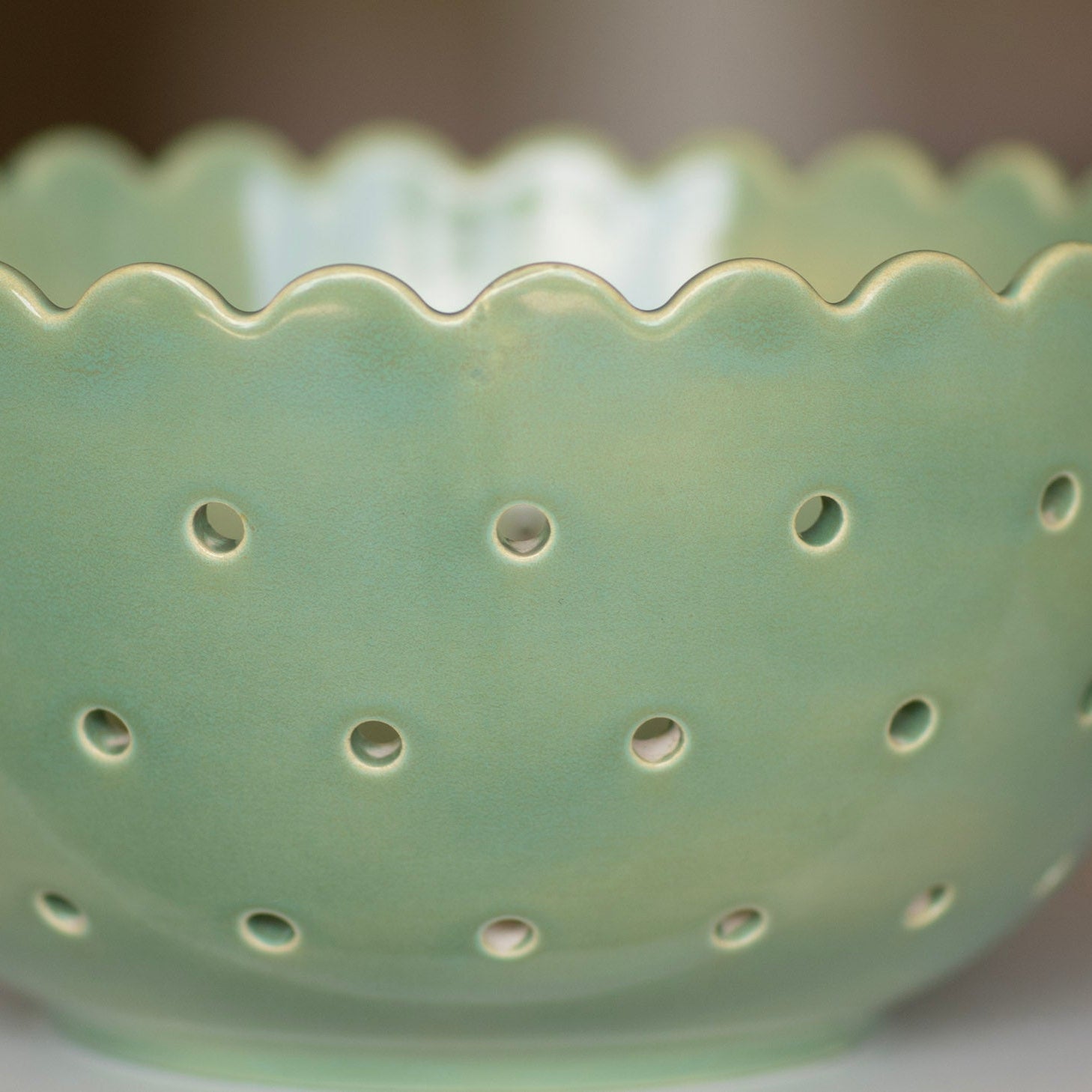 Scalloped Edge Berry Bowl