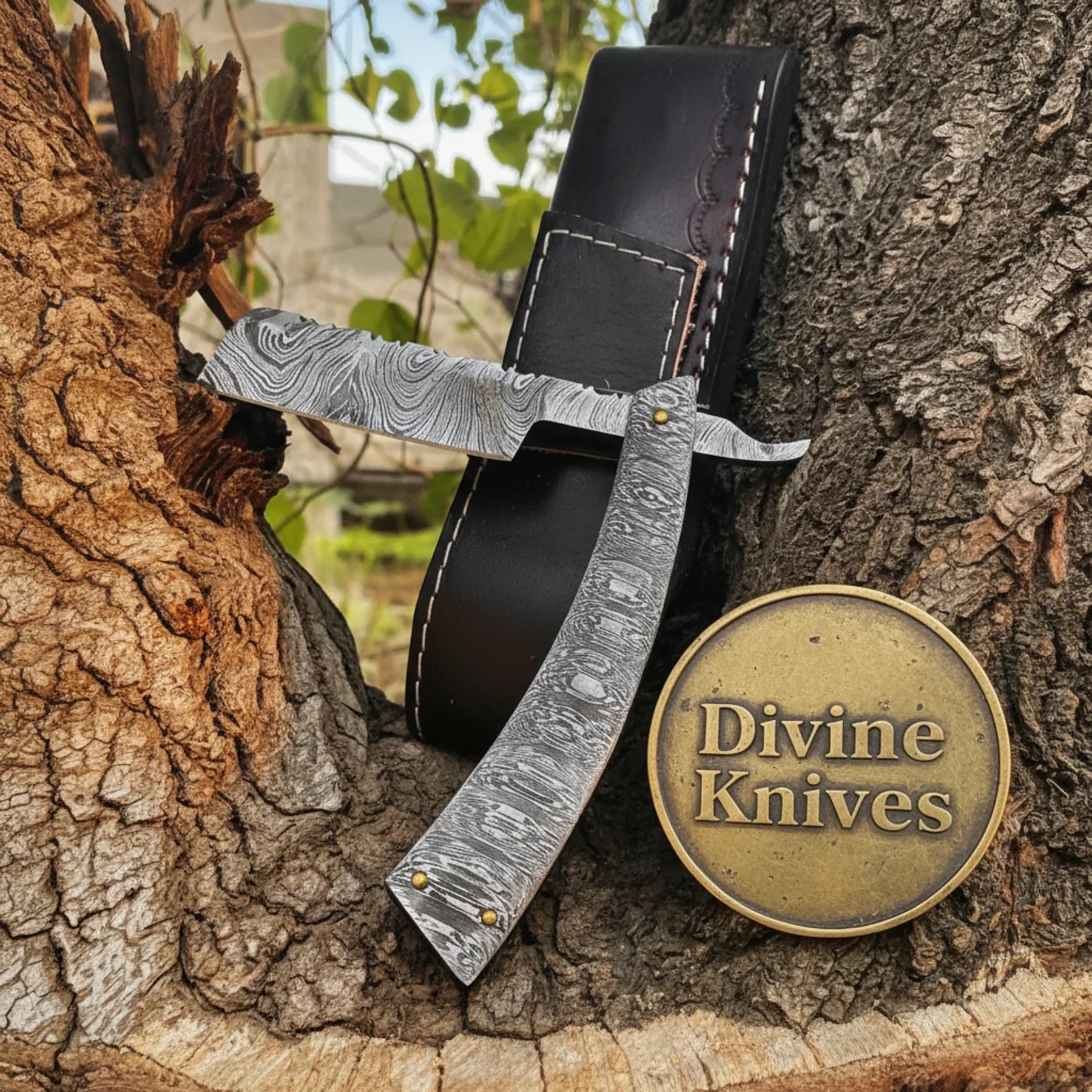 Damascus Straight Razor with Leather Pouch – Handcrafted All-Steel Cut-Throat Razor, Ready to Gift by Divine Knives