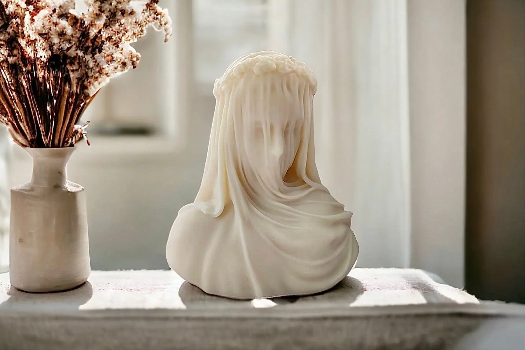 Lady in Veil by Believe Candle, scented candle detail photo 2