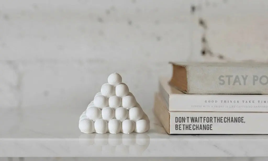 Pyramid by Believe Candle, scented candle detail photo 2