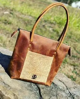 Zippered Purse by Kw Leatherworks, handmade leather goods main product photo