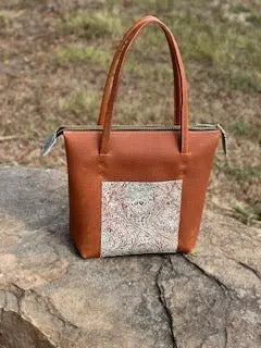 Zippered Purse by Kw Leatherworks, handmade leather goods detail photo 12