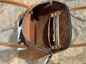 Zippered Purse by Kw Leatherworks, handmade leather goods detail photo 16