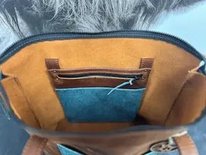 Zippered Purse by Kw Leatherworks, handmade leather goods detail photo 18