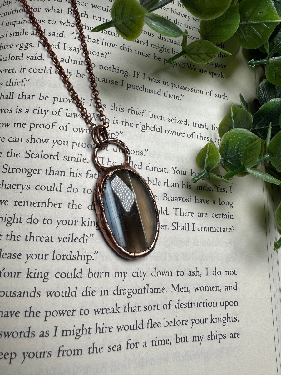 Agate Necklace detail view by Copper Ashes