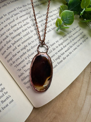 Agate Necklace detail view by Copper Ashes