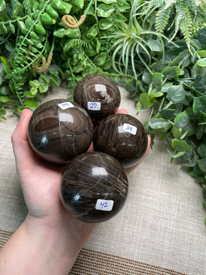 Agate Sphere detail view by Copper Ashes