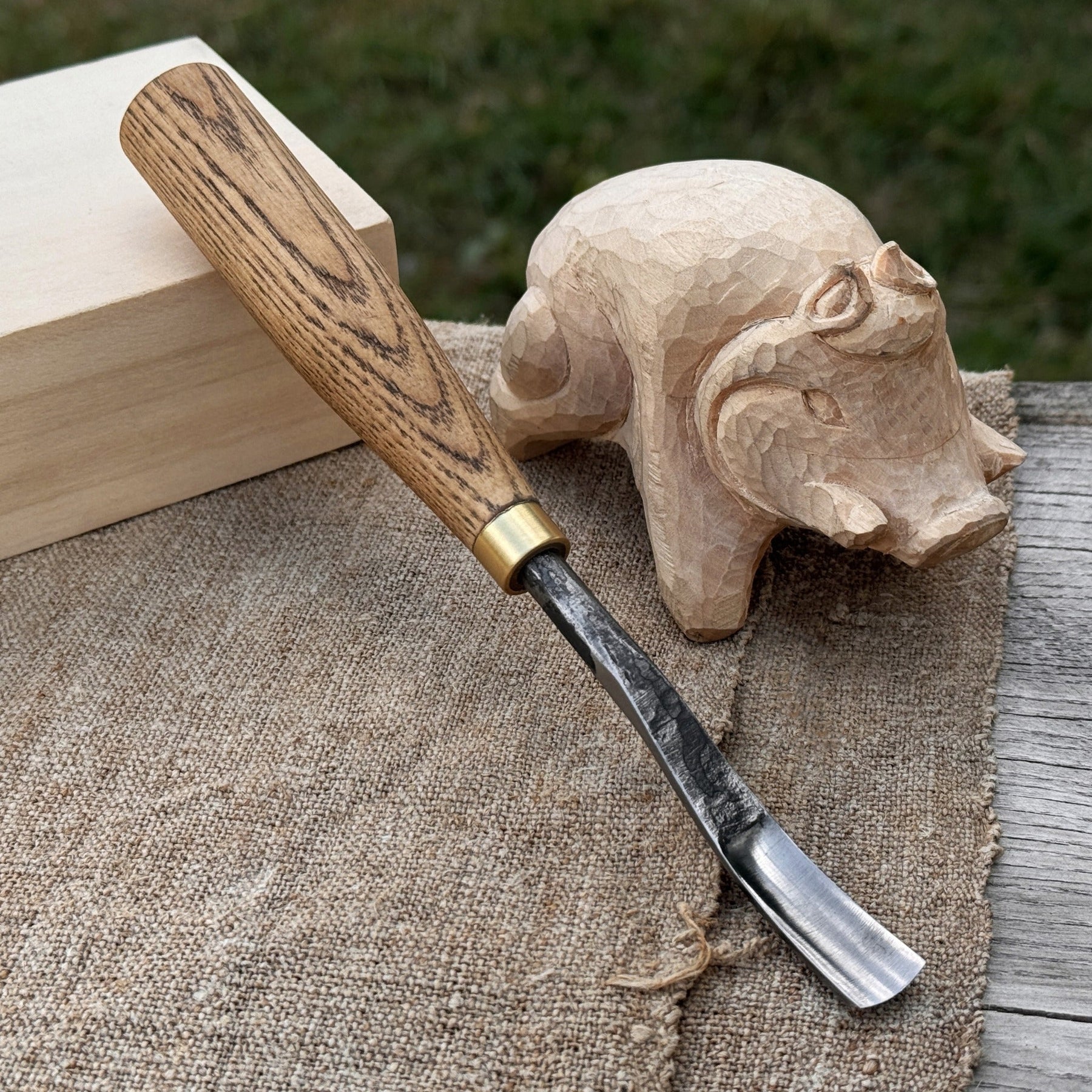 Curved Detail Carving Gouge – 8 mm / 12 mm (0.31 / 0.47 inches) by Sharky Forged Steel Tools