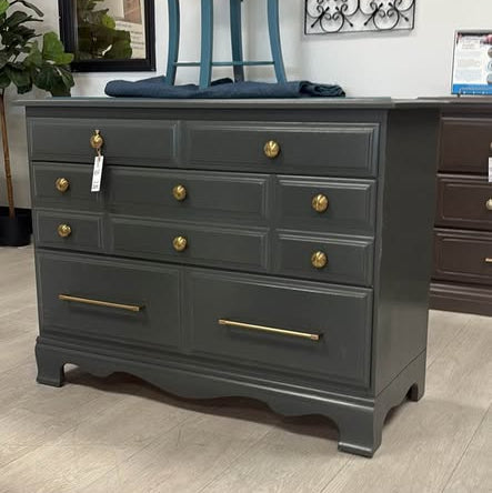 Prodigal Pottery Refurbished Charcoal Ten-Drawer Dresser — product view 2