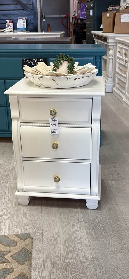 Prodigal Pottery Refurbished White Three-Drawer Nightstand — product view 2