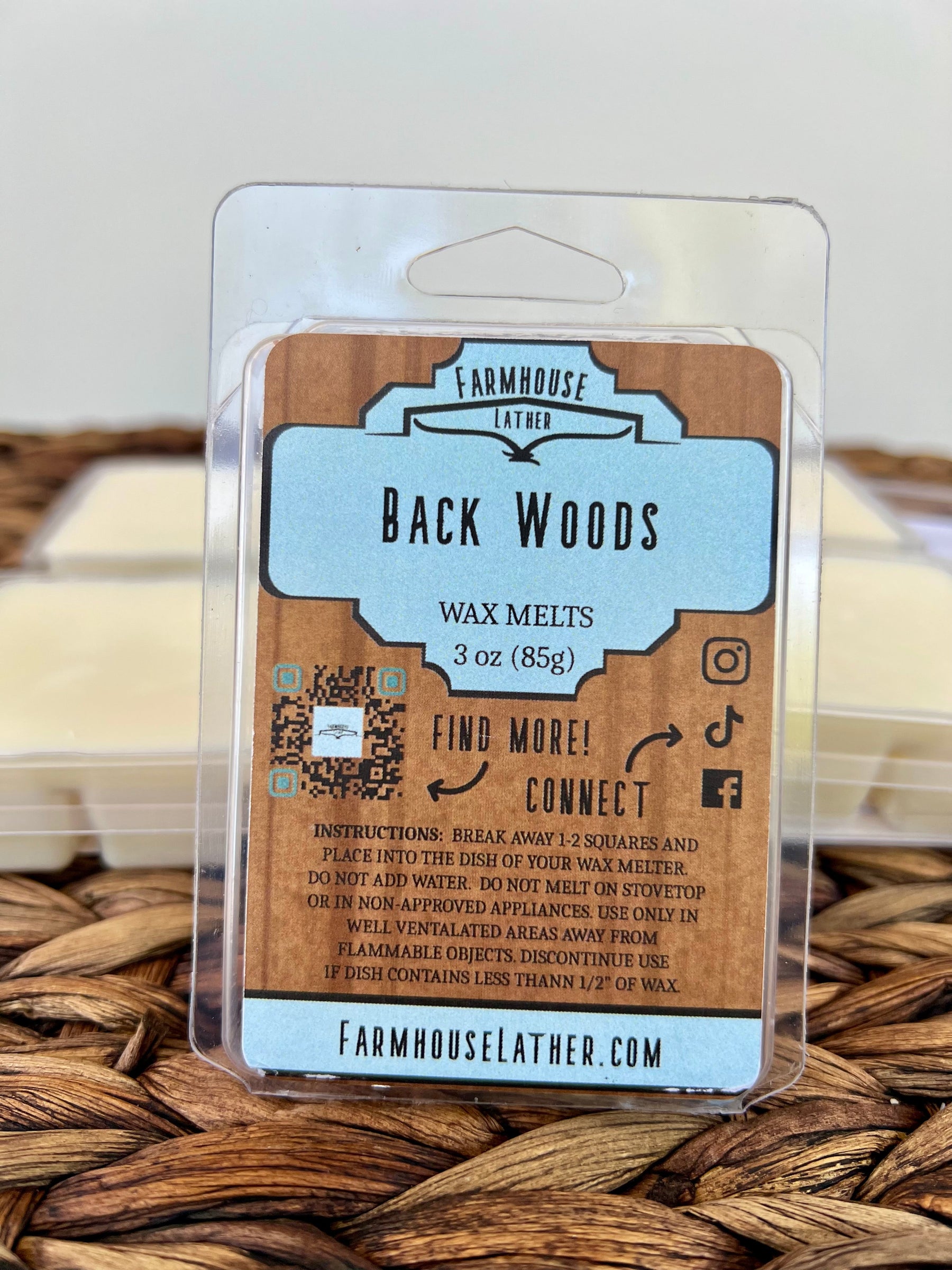 Farmhouse Lather Back Woods handmade wax melt bar with pine, cedar, balsam, berries, and spice scent
