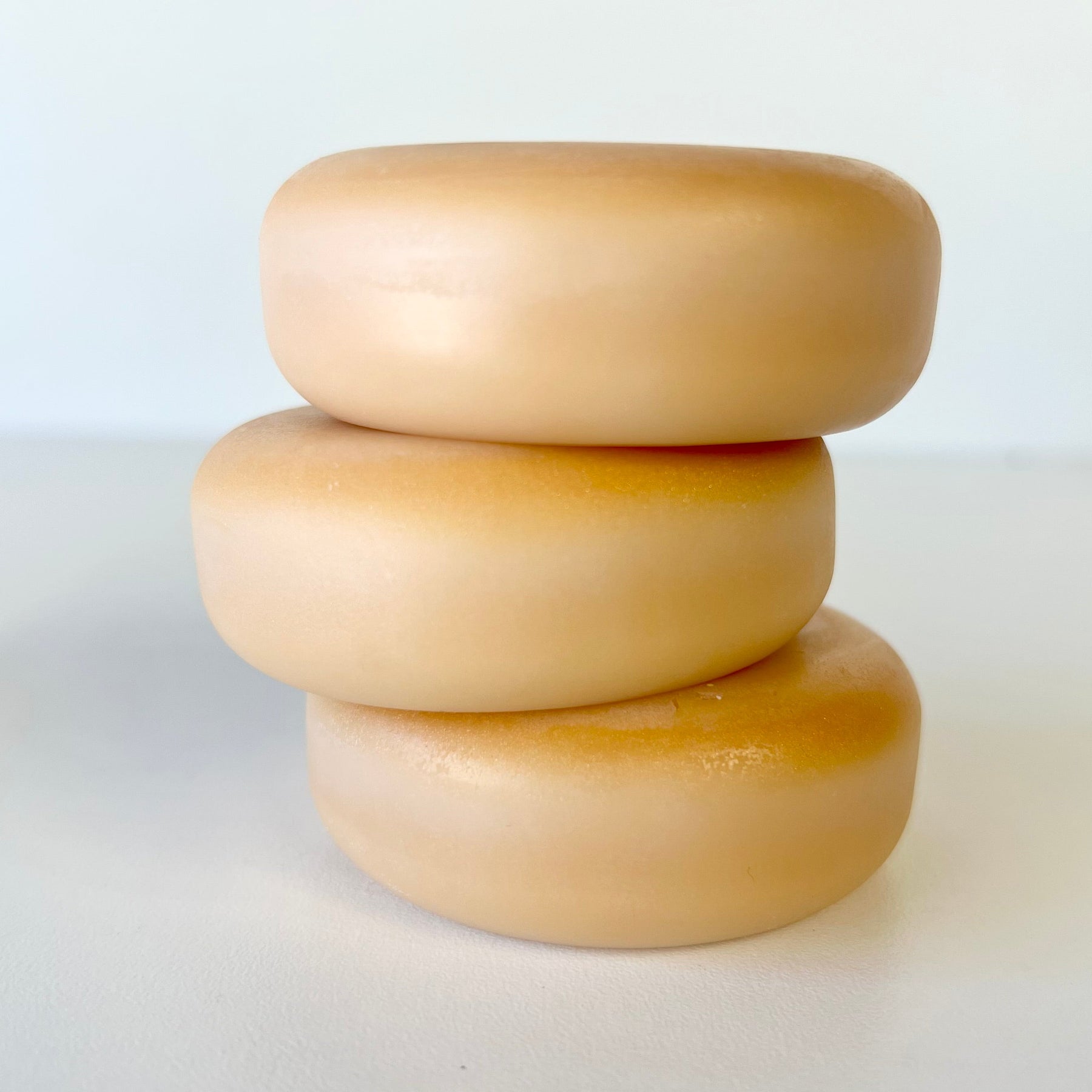 Homestead Honey conditioner bar by Farmhouse Lather for smooth soft plastic free hair care
