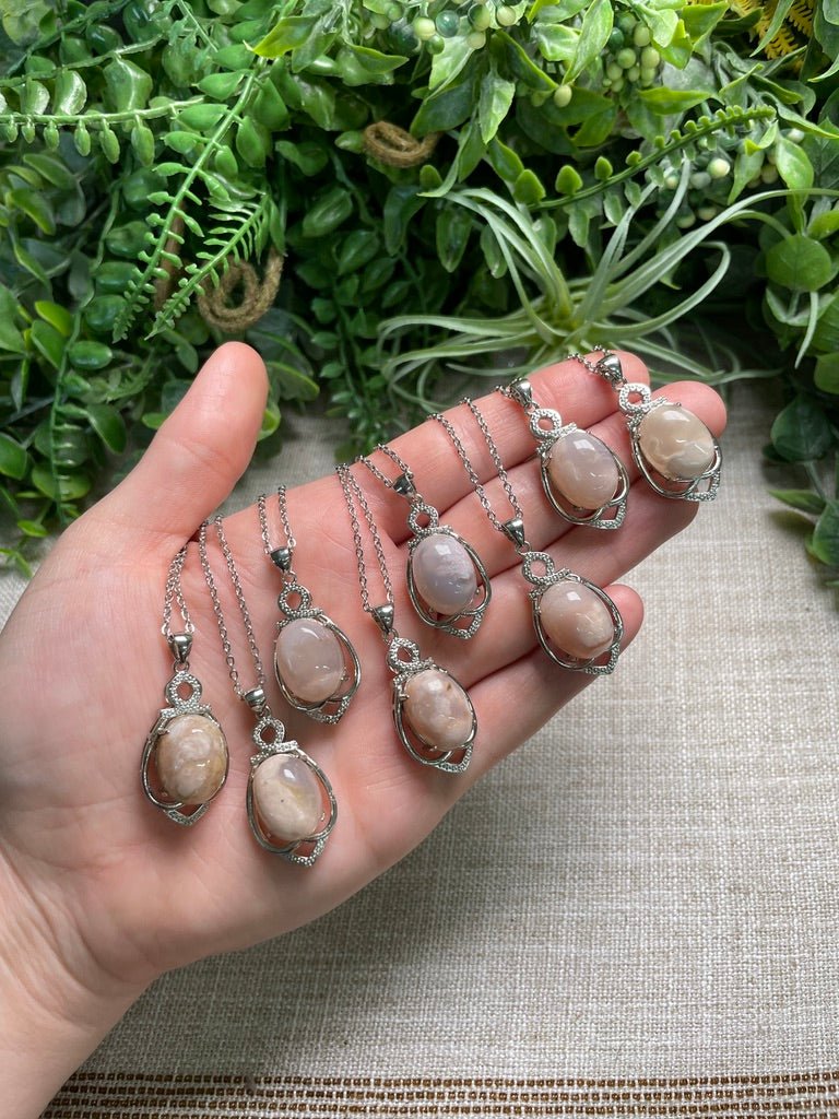 Flower Agate Necklace detail view by Copper Ashes