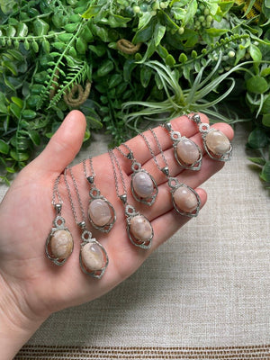 Flower Agate Necklace detail view by Copper Ashes