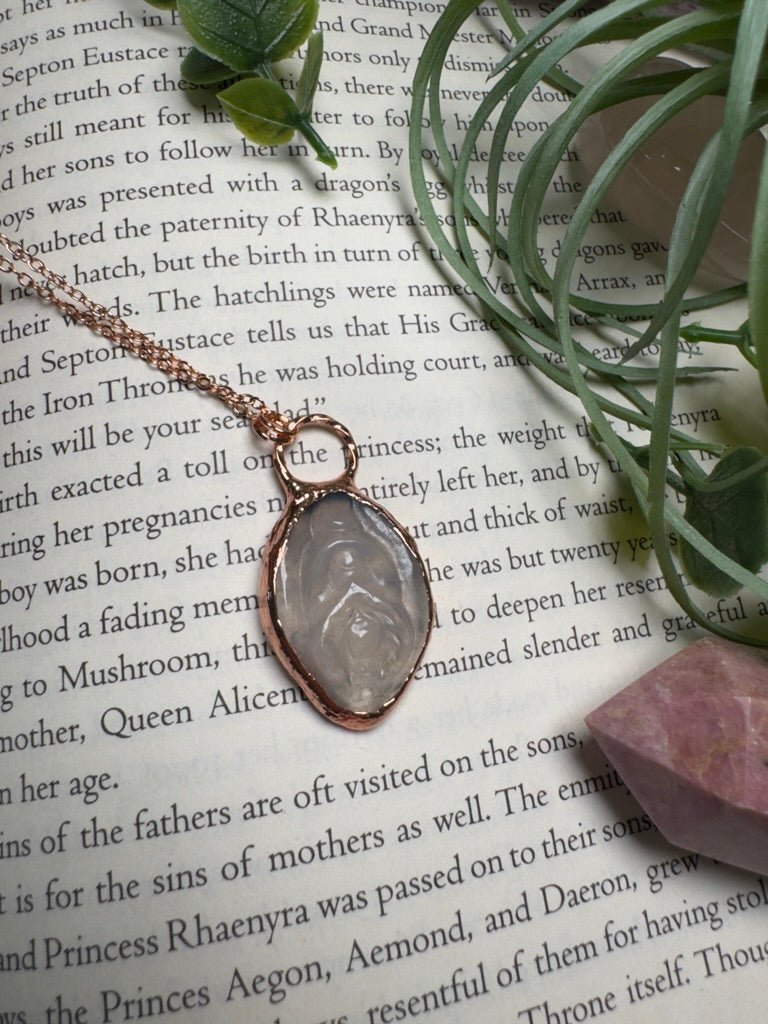 Flower Agate Yoni Necklace detail view by Copper Ashes