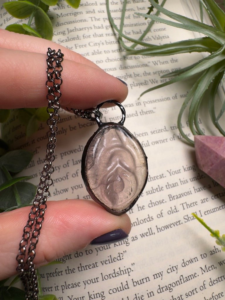 Fluorite Yoni Necklace by Copper Ashes
