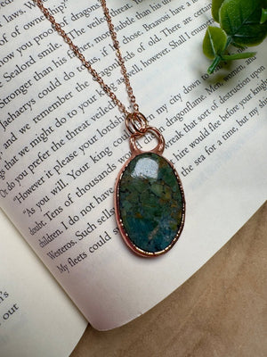 Green Agate Necklace detail view by Copper Ashes