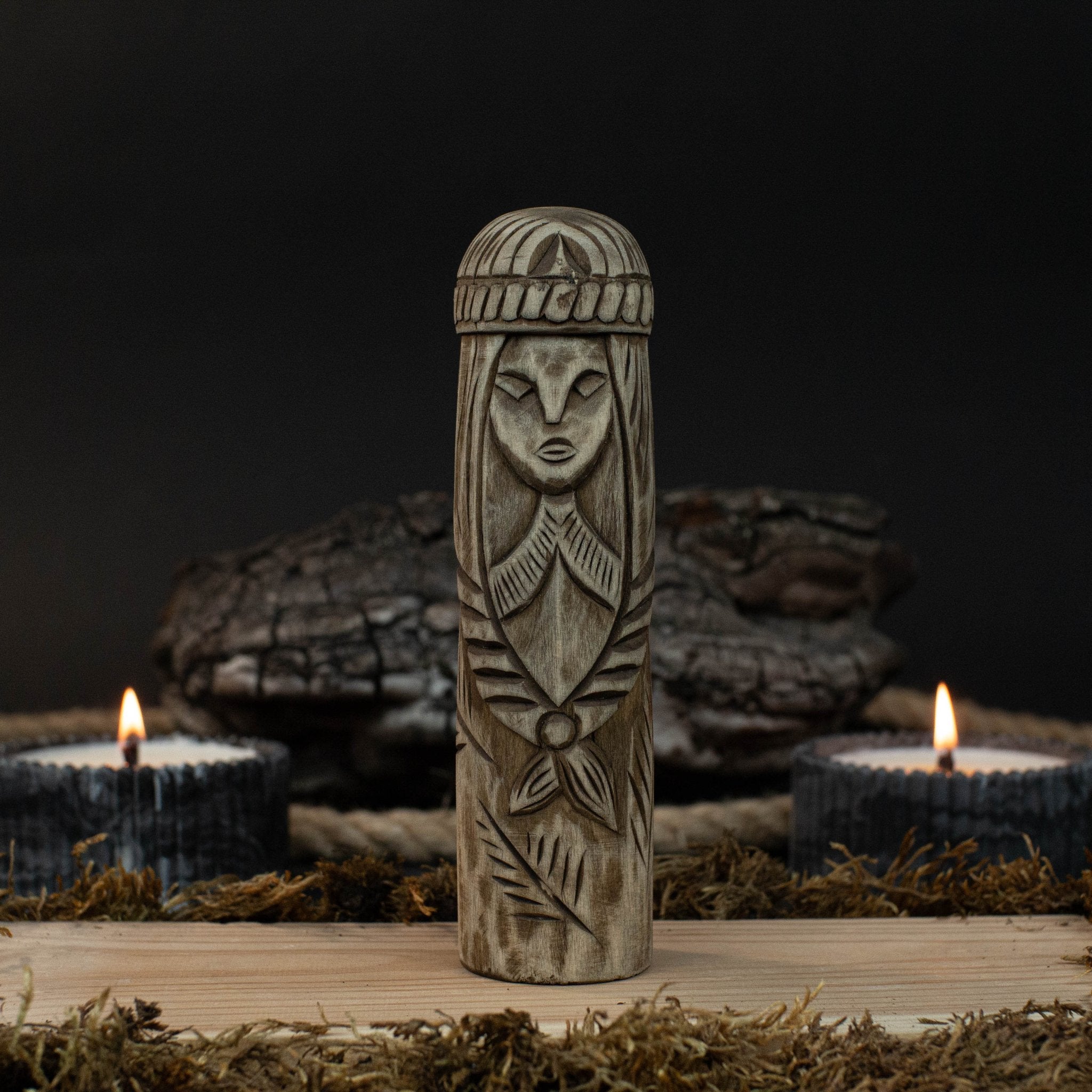 Hand-Carved Freyja Statue – 14 cm (5.7 inch) Wooden Norse Goddess Altar Figurine by Sharky Forged Steel Tools