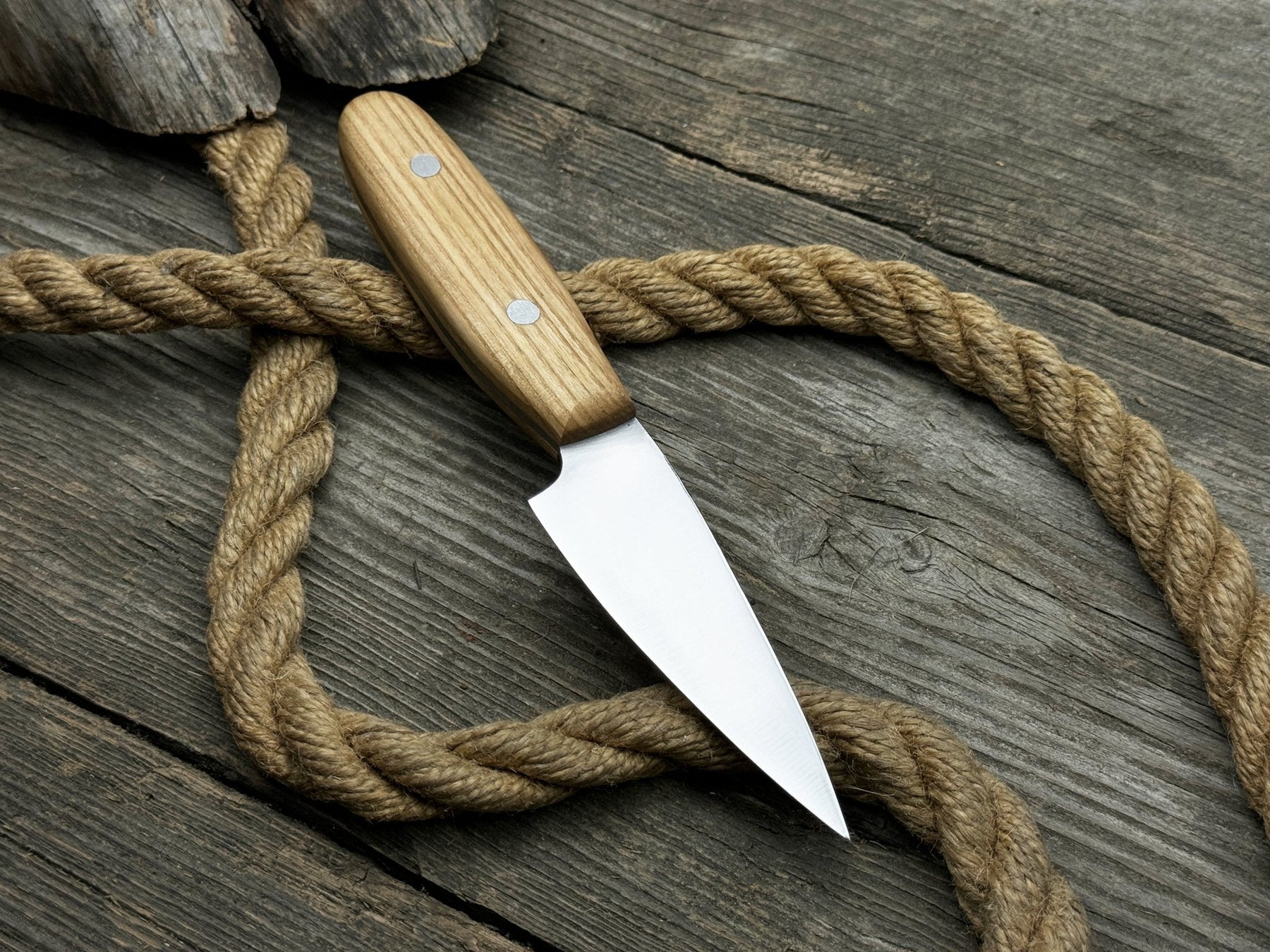 Hand-Forged Bushcraft Knife, 10 cm (3.94 inches) detail view by Sharky Forged Steel Tools