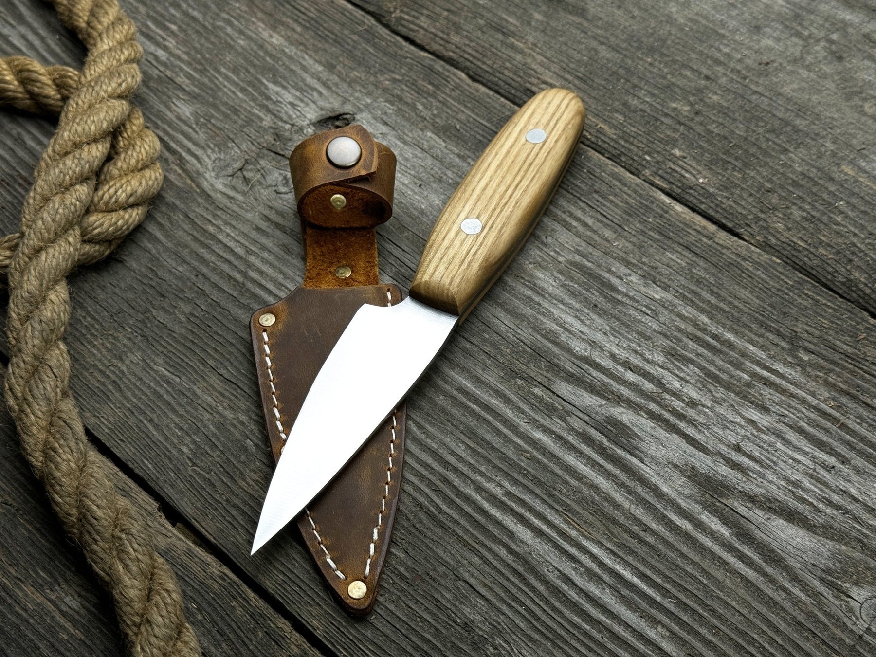Hand-Forged Bushcraft Knife, 10 cm (3.94 inches) detail view by Sharky Forged Steel Tools