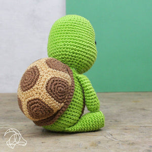 DIY Crochet Kit Siem Turtle detail view 2 by Mountaintop Yarn