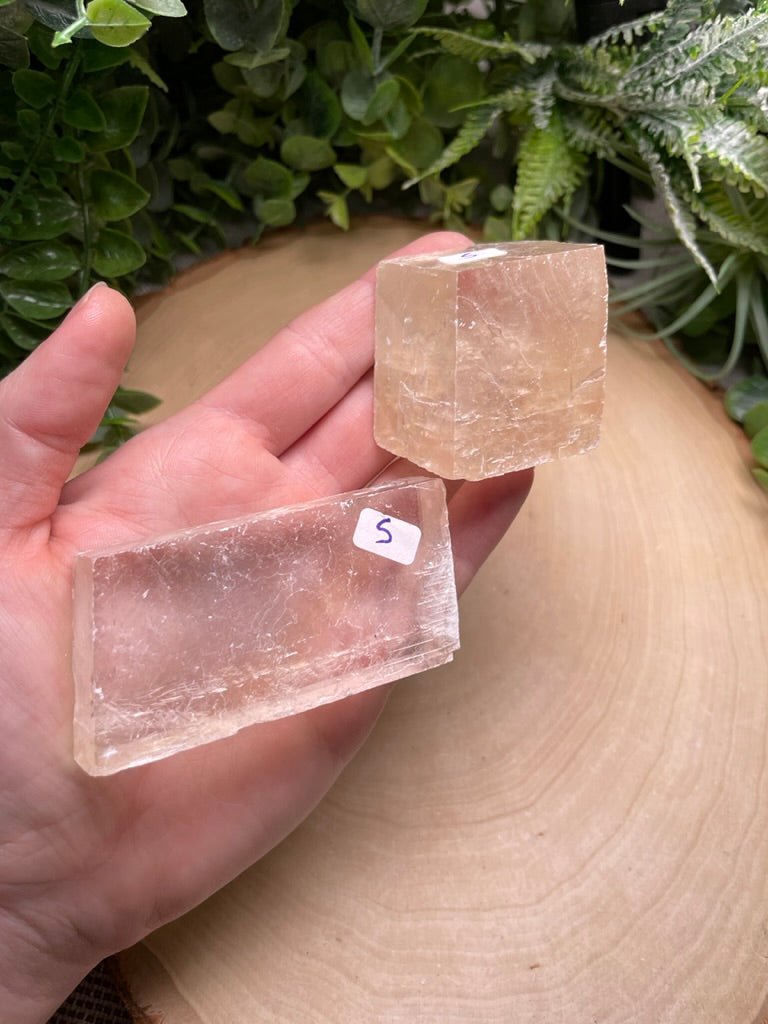 Honey Calcite Cube detail view by Copper Ashes