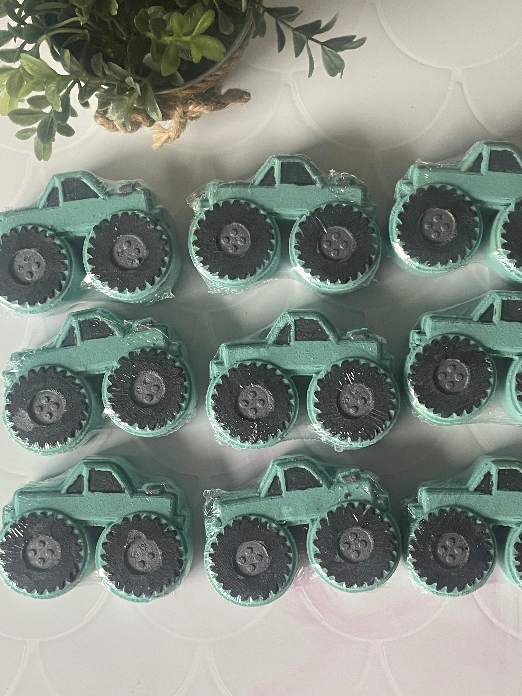 Artisan Bath Bomb by Lustful Bath, LLC, handmade bath and body detail photo 32