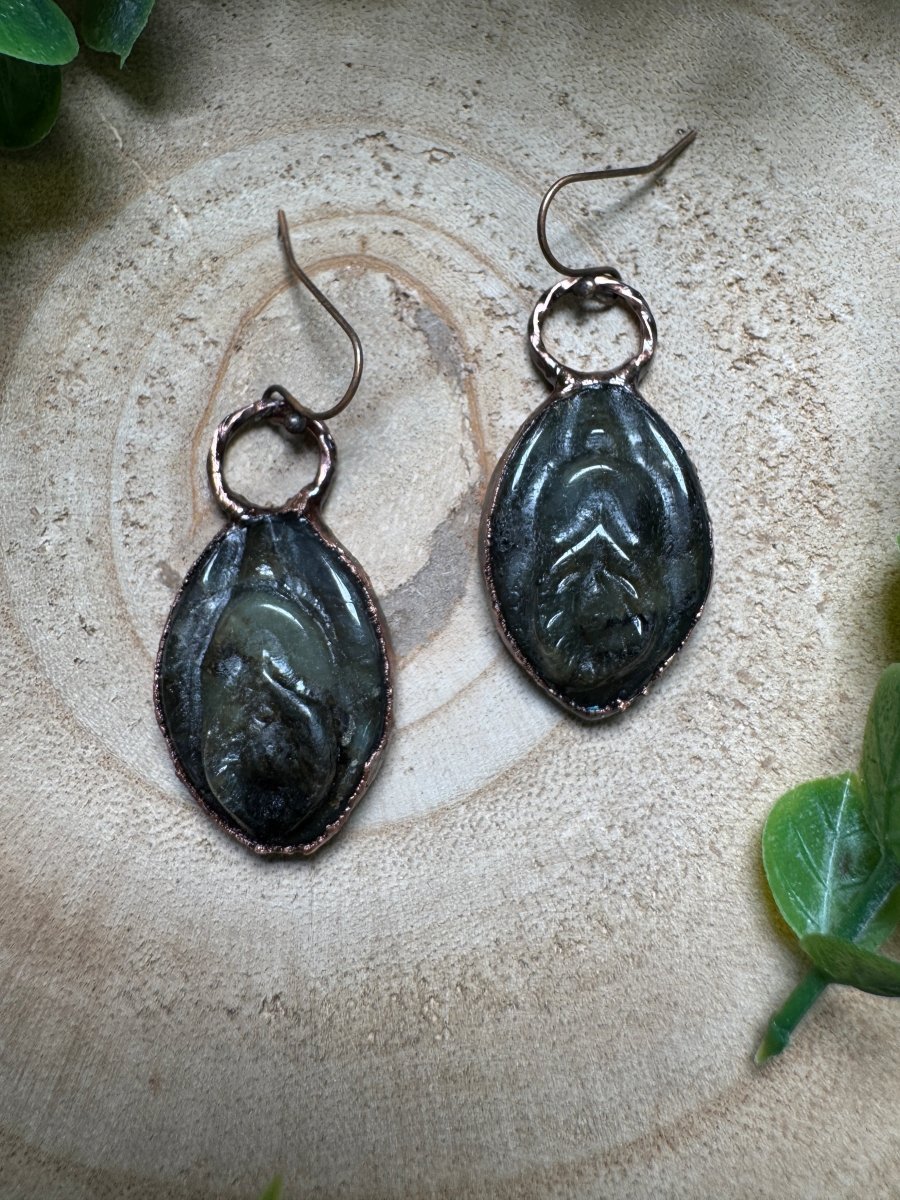 Labradorite Yoni Earrings detail view by Copper Ashes