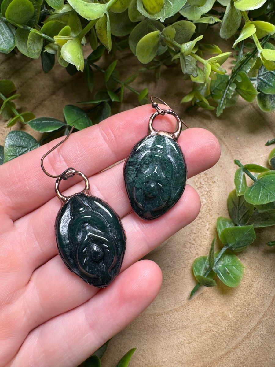 Moss Agate Yoni Earrings detail view by Copper Ashes