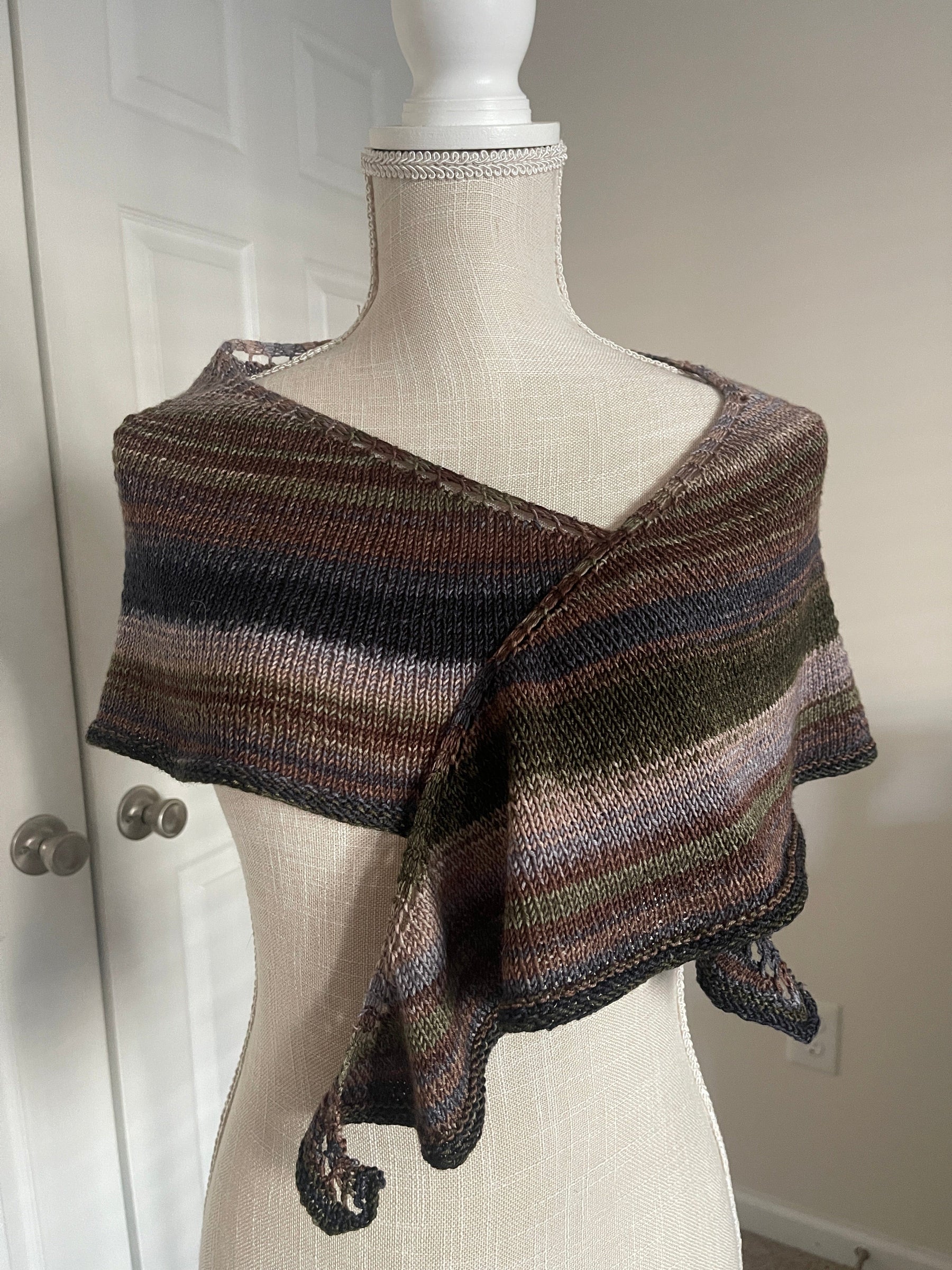 Canyon Ridge Crescent Shawl Pattern Digital pattern detail view 5 by Mountaintop Yarn
