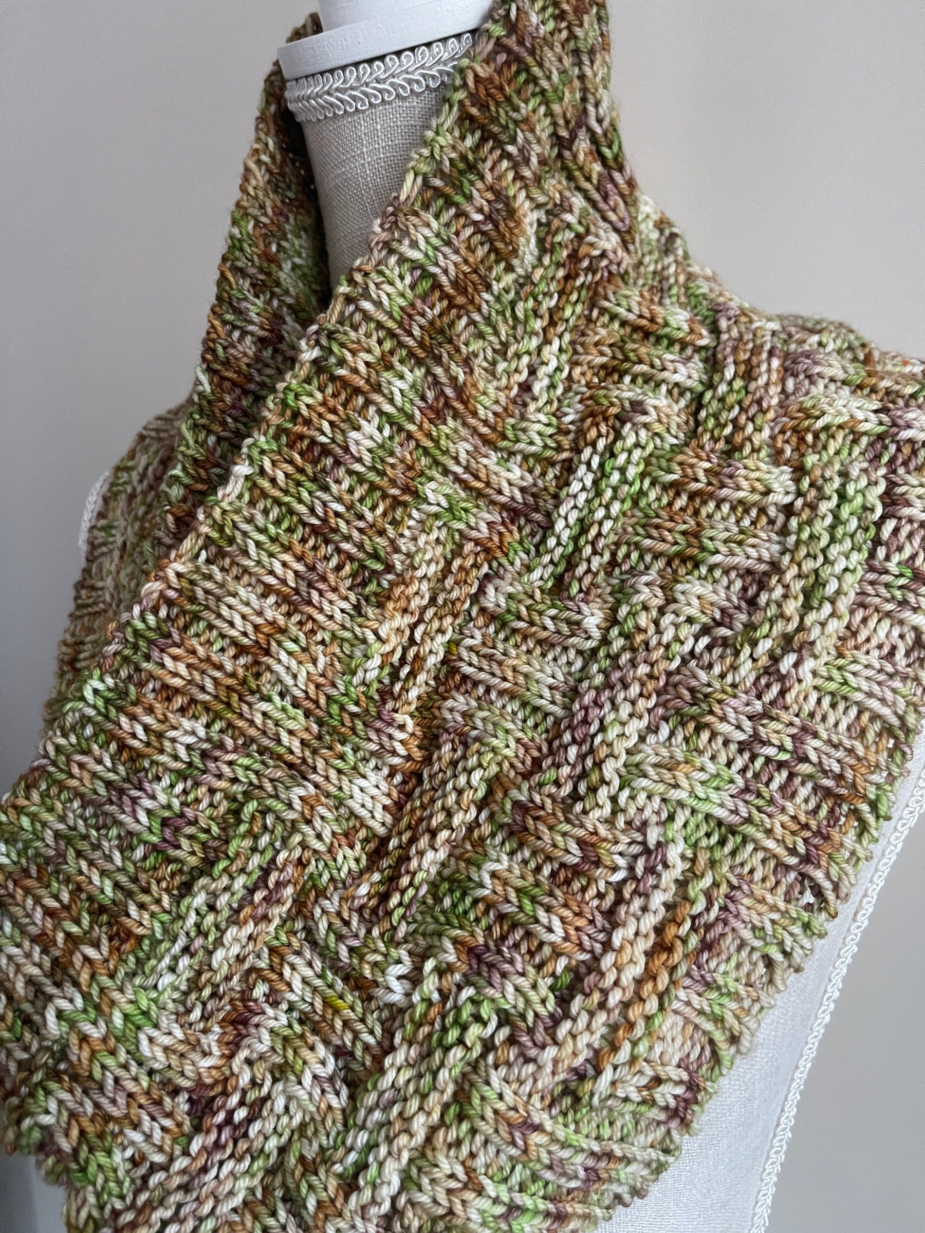 Criss Cross Applesauce Cowl Digital Pattern detail view 2 by Mountaintop Yarn