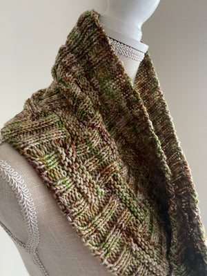 Criss Cross Applesauce Cowl Digital Pattern detail view 3 by Mountaintop Yarn