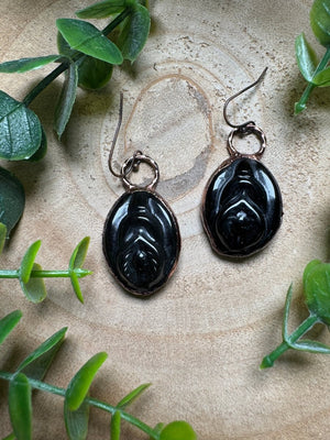 Obsidian Yoni Earrings detail view by Copper Ashes