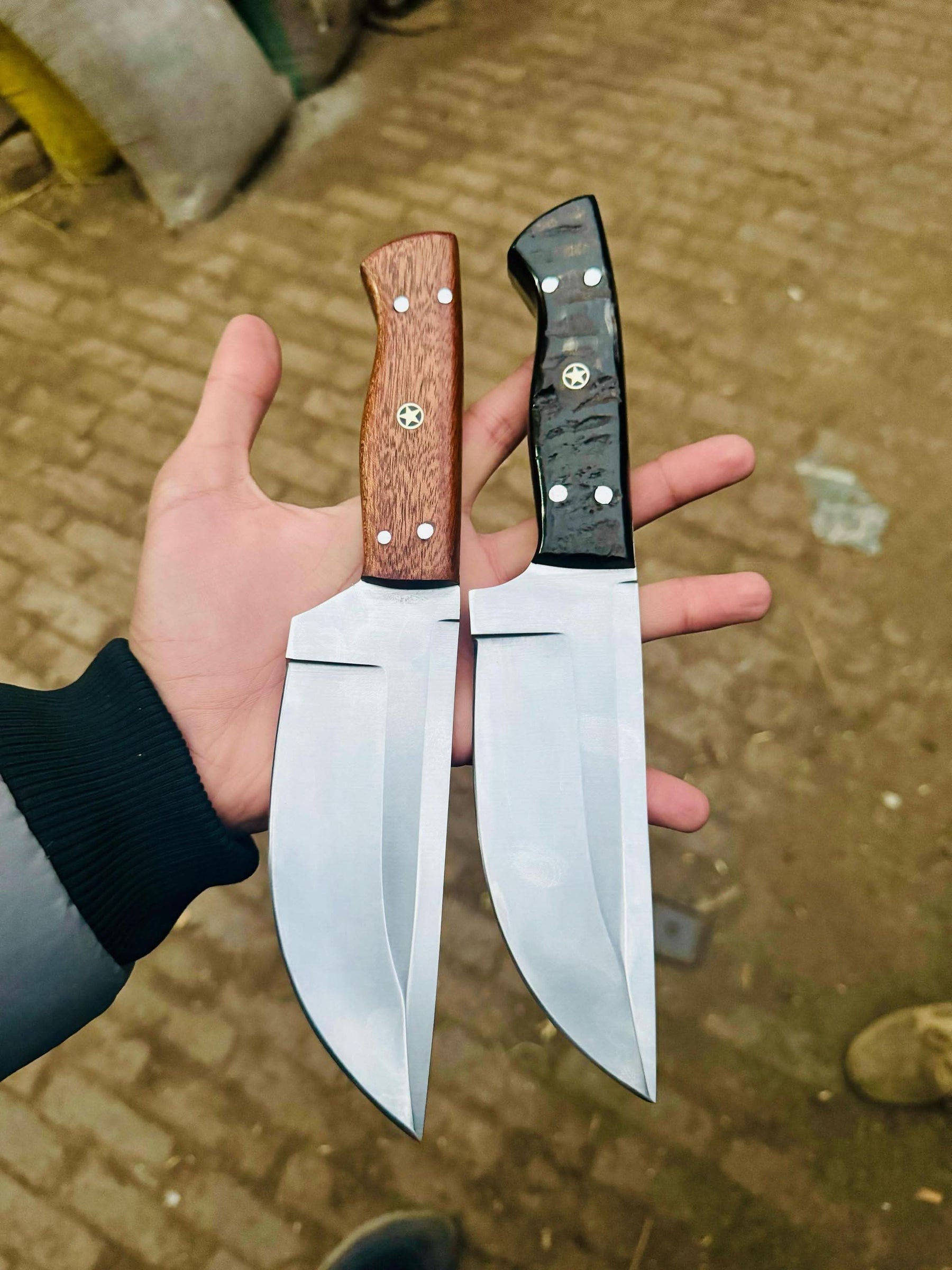 Fixed Blade Hunting Knife – Walnut Wood / Ram Horn Handle Options by JW SteelCrafts, Damascus knife main product photo