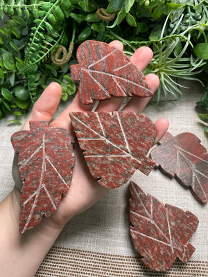 Red Que Sera Leaf detail view by Copper Ashes
