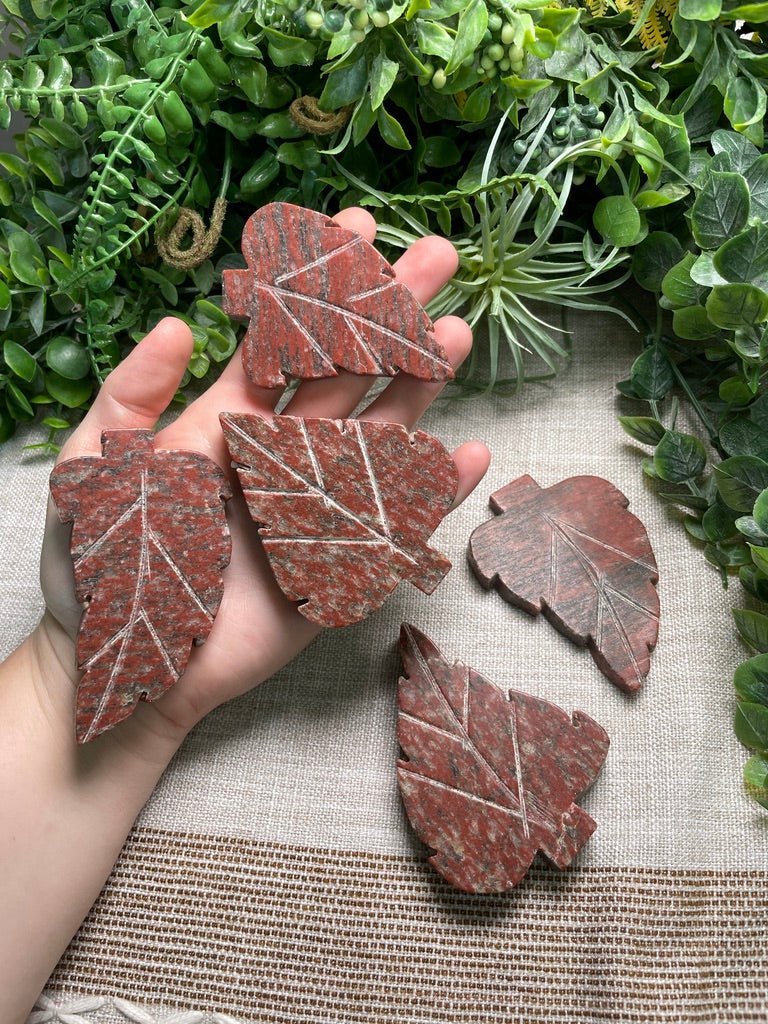 Red Que Sera Leaf detail view by Copper Ashes