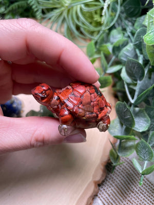 Resin Turtles with Crystal Chips detail view by Copper Ashes